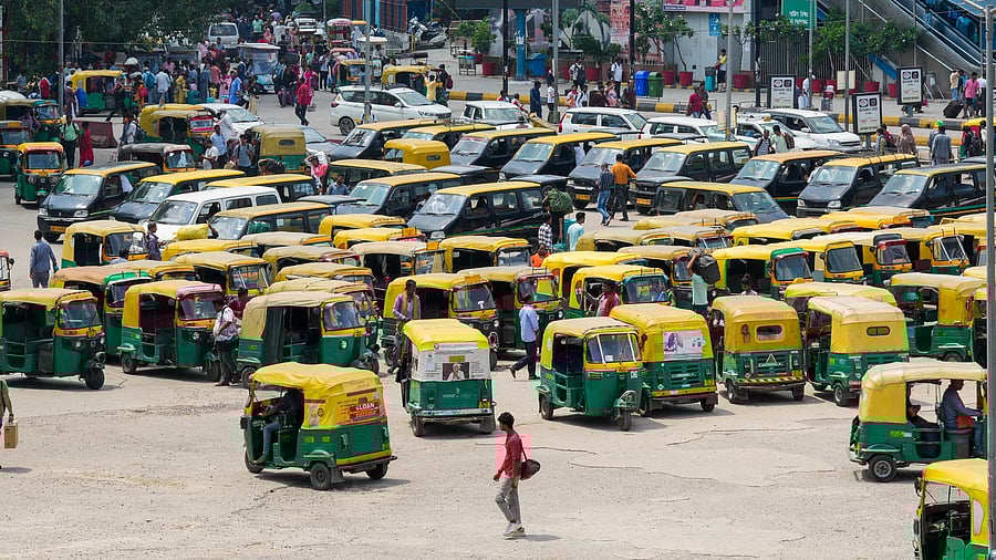<div class="paragraphs"><p>Image showing autos.</p></div>